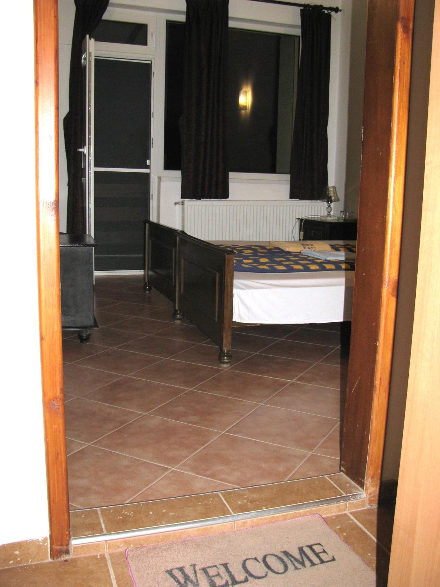 Guest House Familia Samovodene المظهر الخارجي الصورة