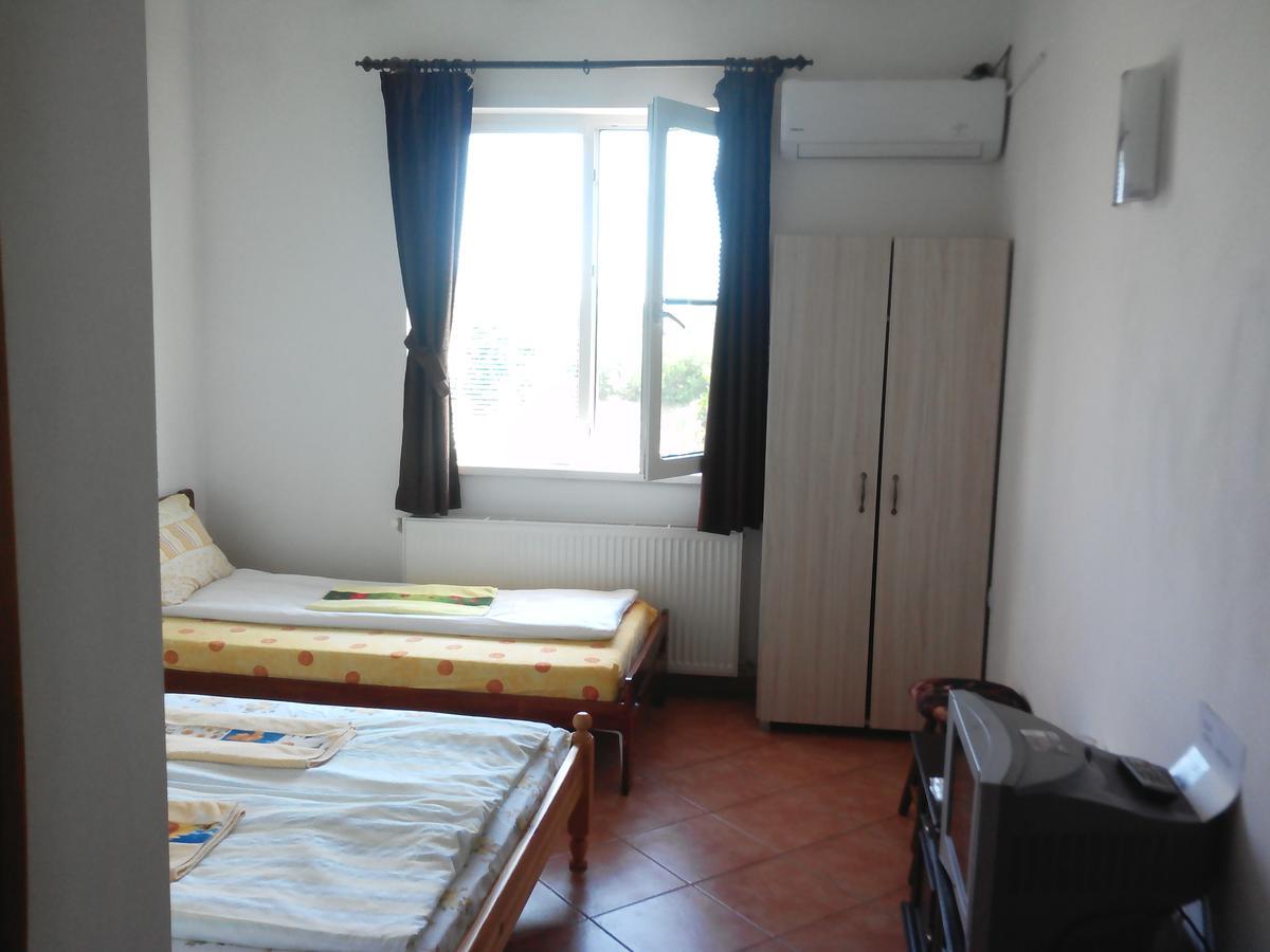 Guest House Familia Samovodene المظهر الخارجي الصورة