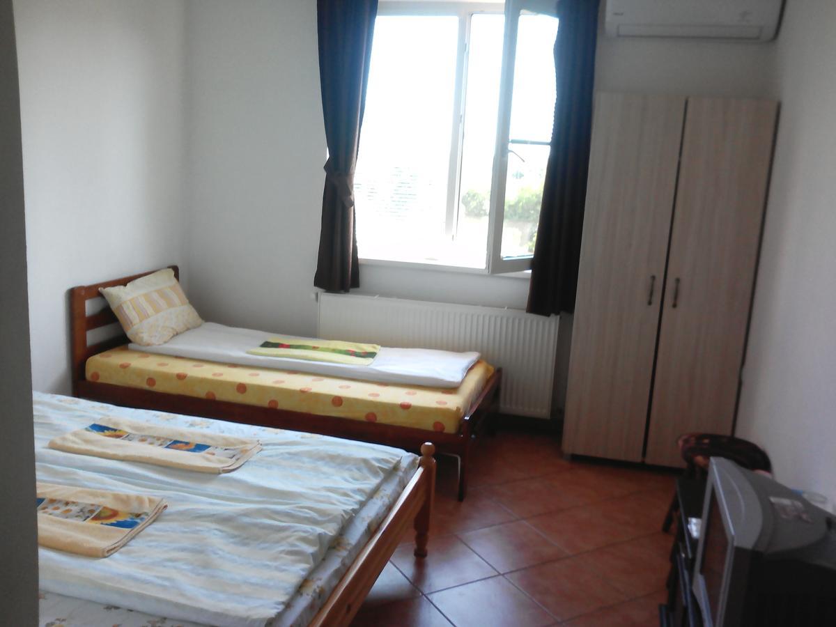 Guest House Familia Samovodene المظهر الخارجي الصورة